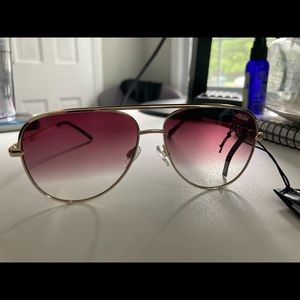 NWT QUAY sunglasses
